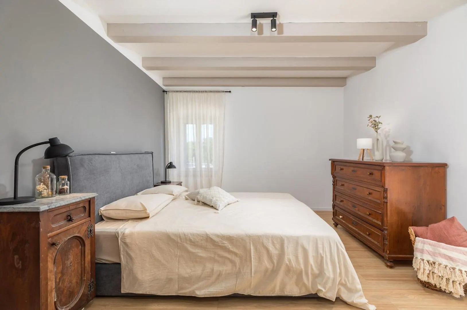 Villa Jona Zuzici 0*,
